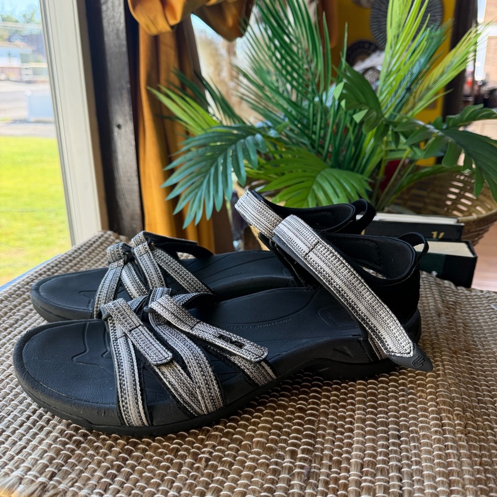Teva Tirra Sport Sandals Womens 11 Black White Strappy Hiking Outdoor 4266